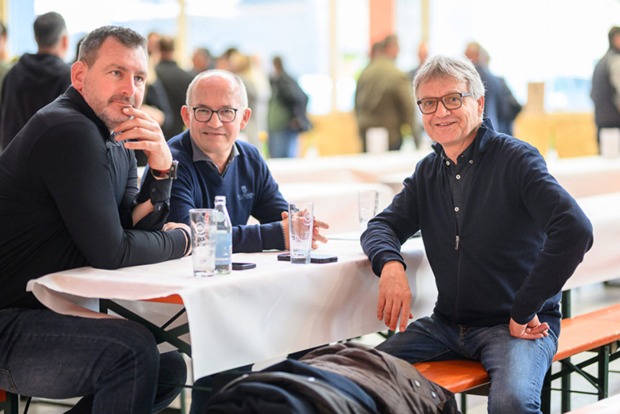 Andreas Strauß, Jerry Martin (Martin Holzbau) und Wolfgang Leberl (v. li.)