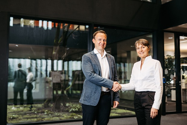 Stefan Oberhauser, Niederlassungsleiter Land &amp; Logistik Vorarlberg bei Gebrüder Weiss und Bürgermeisterin Angelika Moosbrugger