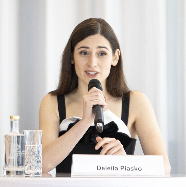 Deleila Piasko als Buhlschaft | Credit: TOBIAS STEINMAURER / APA / picturedesk.com