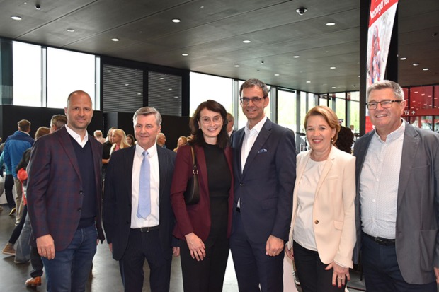 LR Marco Tittler, Herburger Reisen GF Klaus Herburger, Sonja und LH Markus Wallner, Dornbirn-Bgm. Andrea Kaufmann und Wolfgang Kaufmann (SPAR) (v. li.)