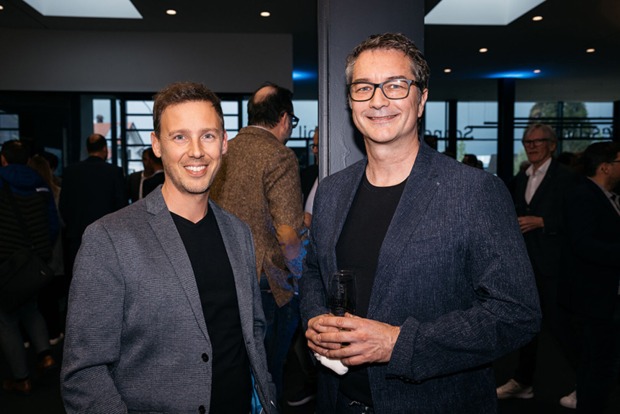 Christian Ströhle (Schirmmacher) und Roland Hinteregger (BAP Agentur) (v. li.)