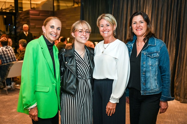 Falstaff Bregenz: Sabine &amp; Laura Gschossmann, Sonja Kirchmayr &amp; Simone Zimmermann