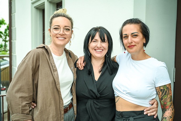 Vereinshaus Lauterach: LeeJulie Rusch, Belinda Fink und Jacqueline Wieland (v. li.)