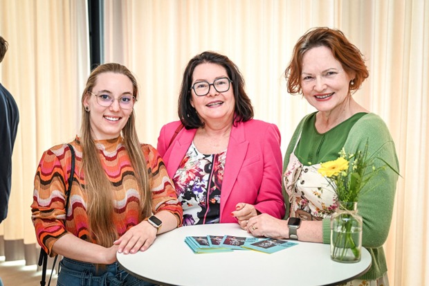 Theresa Höfle (Hase &amp; Kramer), Christel Sohm (Betten  Feuerstein), Gabriela Janser (Kathi-Lampert-Schule) (v. li.)