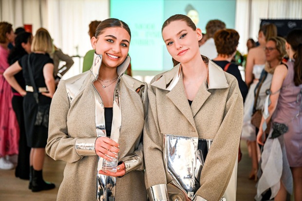 Models der HTL Dornbirn in ihren selbstgefertigten, äußerst kreativen Mode-Design-Kleidern.