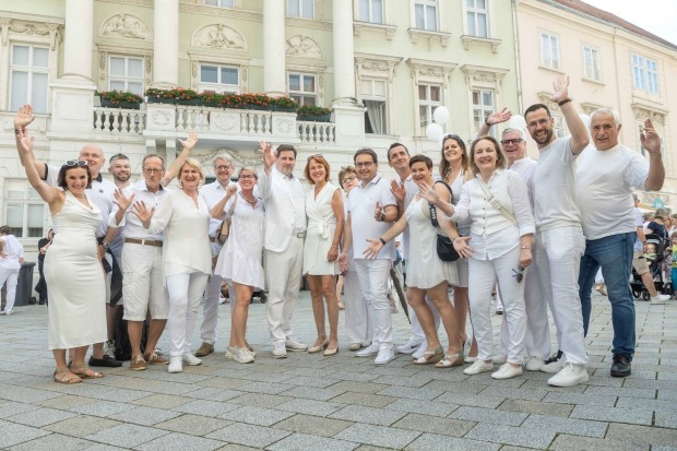 Baden in Weiss