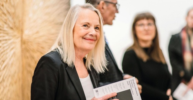Margund Lössl legt in ihrer Galerie 422 den Schwerpunkt auf zeitgenössische, vorwiegend österreichische Kuns nach 1945. Viele "ihrer" Künstler zählen heute zu den renommiertesten Künstlern Österreichs.