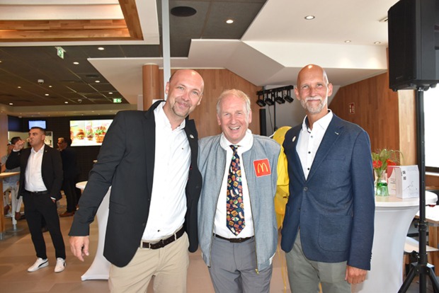 Loek Verluis (mi.) mit McDonald`s Österreich-Manager Mate Serdarusic (Controlling) (re.) und Sven Krohn (Immobilien- und Bauberatung)
