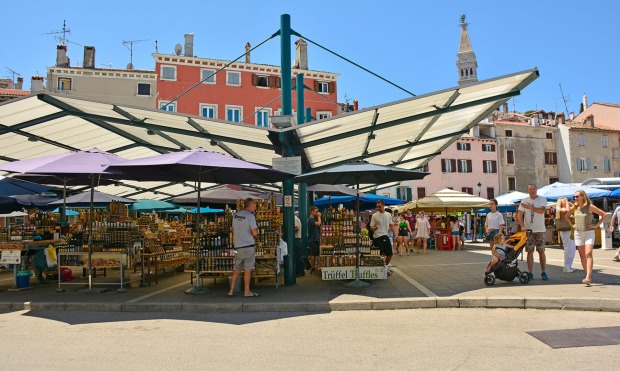 Markt in Rovinj | Credit: iStock.com/Dragoncello