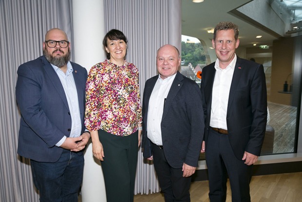 Michael Pansi (Pansi`s Kochmeisterei), GF Kerstin Biedermann-Smith (WKV Tourismus), Rudolf Gort (Rudolf Gort GmbH) und AK-Präsident Bernhard Heinzle (v. li.)