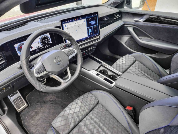 VW Passat Cockpit