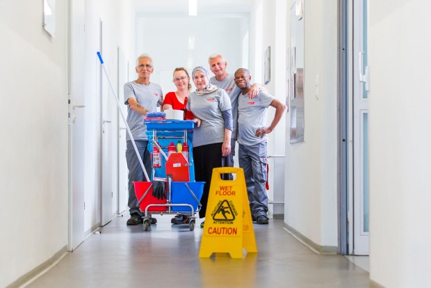 Team von Reinigungskräften | Credit: Jugend am Werk Steiermark