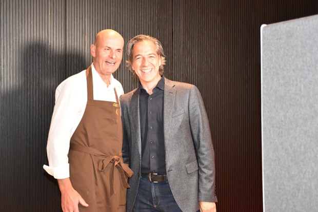 Spaß an der Fotobox: KäseCaspar Caspar Greber und Axel Pfefferkorn (GF Seehotel und peppercollection)