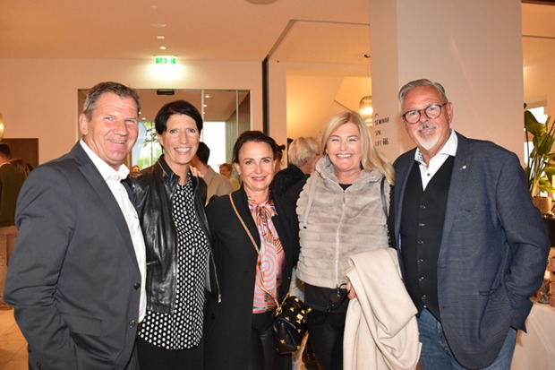 Werner und Elke Metzler (Mercedes Schneider), Dunja Sauter und Ruth Giselbrecht (FläktGroup (Raumklima) Bregenz) mit Horst (v.li.)