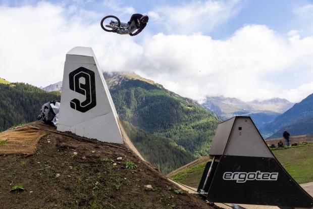 Trick bei den Swatch Nines MTB in Sölden