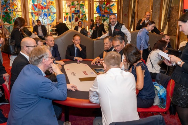 Menschen im Casino