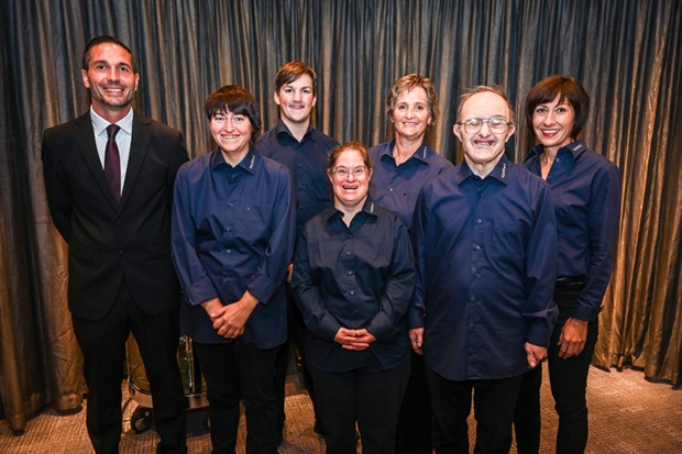 Kantine.L Service-Team: Georg Eberharter, Eveline Salcher, Mathias Köchle, Anita Decker, Marika  Robosch, Peter Tihany-Meitinger und Karin Werner