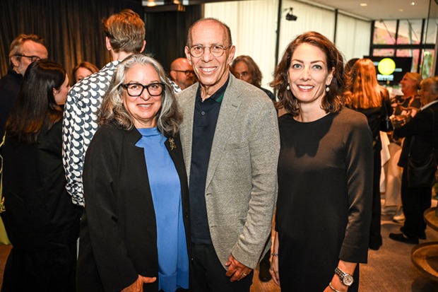 Evelyne und Stadtrat Michael Rauth und Landtagsabgerordnete Veronika Marte (v. li.)