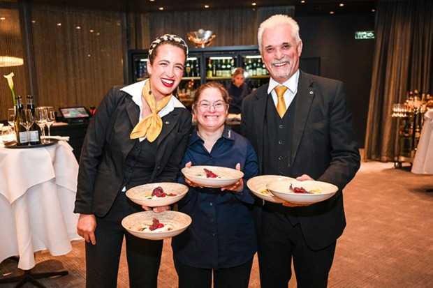 Falstaff Service Team: Melanie Denic und Fritz Hutter mit Lebenshilfe Service Anita Decker