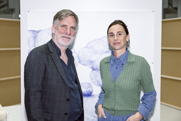 Winfried Nußbaummüller und Claudia Voit (ehemaliger Leiter bzw. neue Leiterin Kulturabteilung Land Vorarlberg)