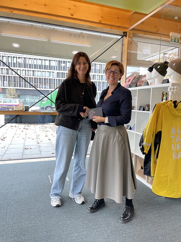 Sabine Maurer (LIVID) und Heidi Mark (v. li.)