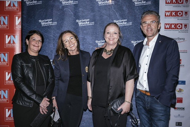 Wiebke Meyer (Alpenregion Bludenz) mit Aufsichtsräten der Alpenregion Bludenz