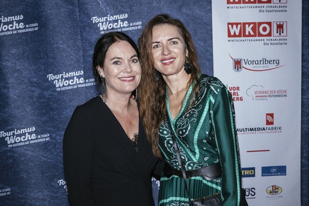 Vorst. Sandra Brutscher und Tourismuschefin Justina Rokita (Kleinwalsertal Tourismus)