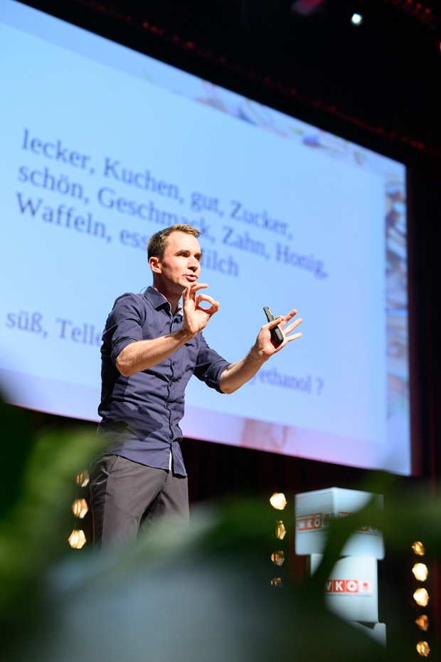 Neurowissenschaftler Henning Beck mit „Lernst du noch oder verstehst du schon?