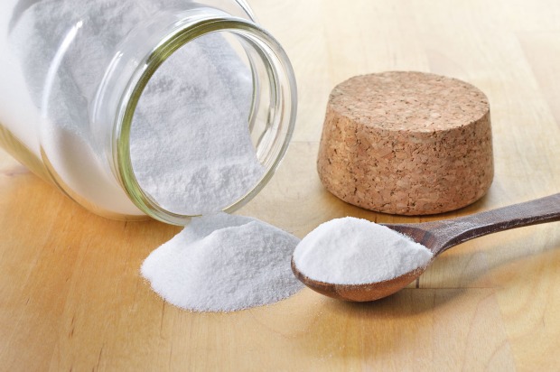 Waschsoda mit Löffel | Credit: iStock.com/Geo-grafika