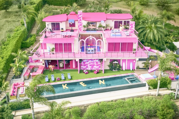 Ein großes Haus in Pink