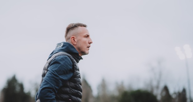 Daniel Beichler war voll fokussiert während des Viertelfinalspiels der UEFA Youth League gegen Olympiakos Piräus.