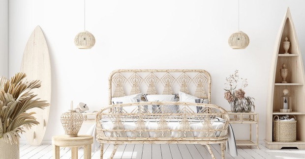 Schlafzimmer im Beach House Look | Credit: iStock.com/Artjafara