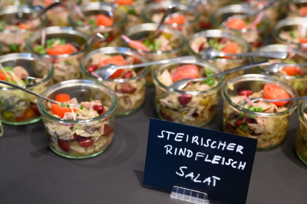 Bild von Gläsern mit Rindfleischsalat