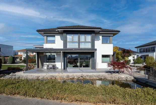 Modernes einstöckiges Wohnhaus | Credit: Hartl Haus