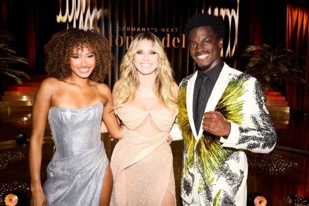 GNTM Gewinner 2026 Aurélie und Ibo stehen neben Heidi Klum im Finale von Germany’s Next Topmodel und feiern ihren Sieg