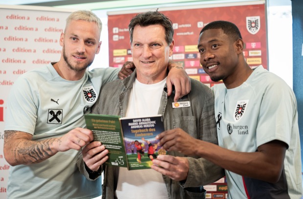 Marko Arnautovic, Andreas Herzog und David Alaba bei der Buchpräsentation.