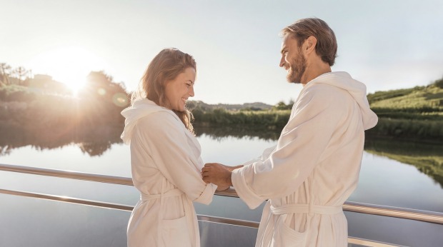 Junges Paar gemeinsam in der Therme | Credit: Thermenresort Loipersdorf