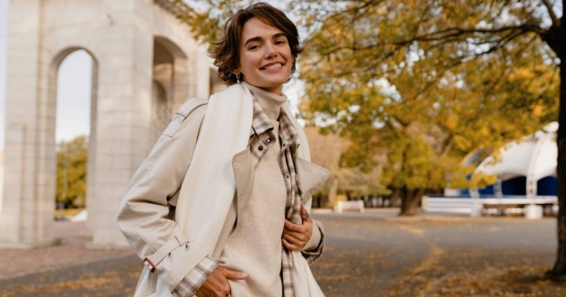 Frau in Herbstmode / Credits: Maria Markevich/Shutterstock