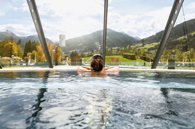 Frau im Thermalbecken | Credit: SalzburgerLand Tourismus