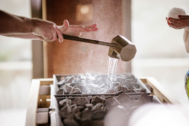 Aufguss in der Sauna | Credit: Ryszard Rak