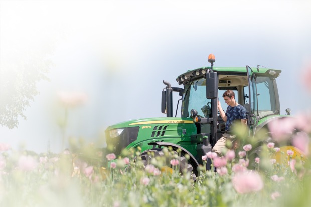 Junger Auszubildender im Traktor | Credit: HLBLA St. Florian/Daniela Köppl