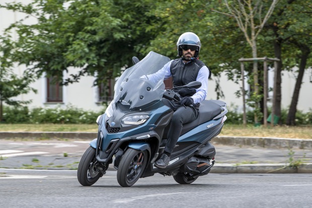 Mann unterwegs in der Stadt auf seiner Piaggio | Credit: Piaggio