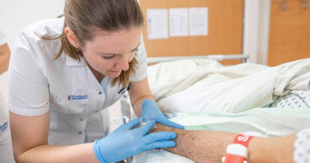 Pflegeschülerin | Credit: Klinikum Wels-Grieskirchen/Nik Fleischmann