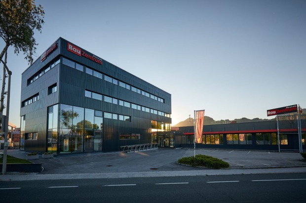 Morgenstimmung beim Bauzentrum Hannak.