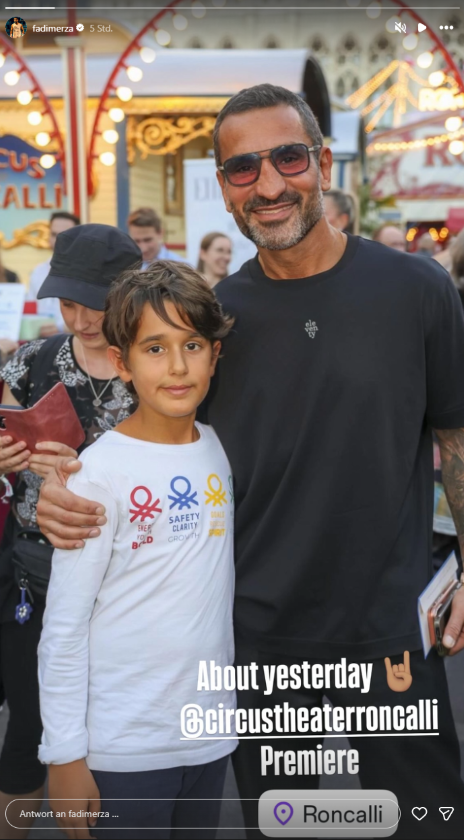 Fadi Merza mit seinem Sohn bei der Jubiläums-Premiere des Circus-Theater Roncalli in Wien