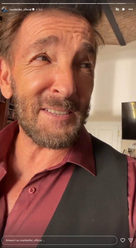 Mark Keller zeigt sich in einer Instagram-Story am Set des Thrillers „KNOCK AT 8“.