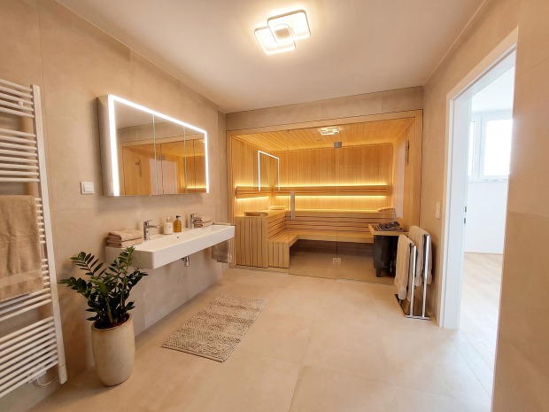Modernes Badezimmer | Credit: AI-generiert/Echtfotos mit virtueller Möblierung/Glorit Bausysteme