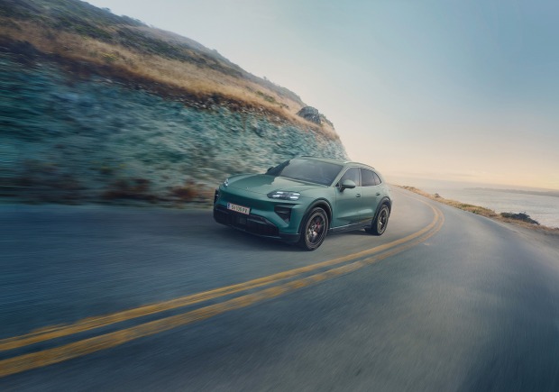 Porsche Cayenne in Fahrt | Credit: Porsche/Agnieska Doroszewicz