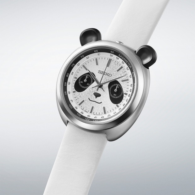 Armbanduhr in Weiß mit Panda-Uhr | Credit: Seiko