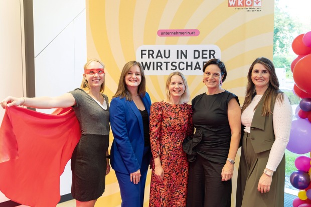 Superwoman Leonie mit Andrea Wind, Ramona Ramsauer (3. Platz/„Beste Gestalterin“), Susanne Hartinger und  Viktoria Jammernegg | Credit: Klaus Morgenstern